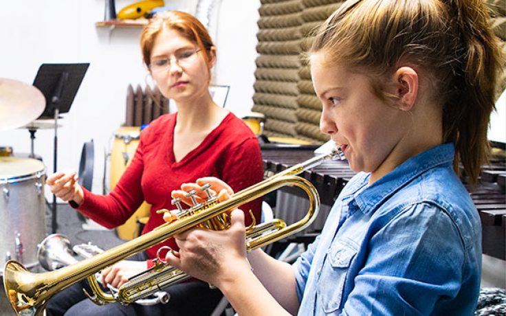 trumpet-student-with-teacher